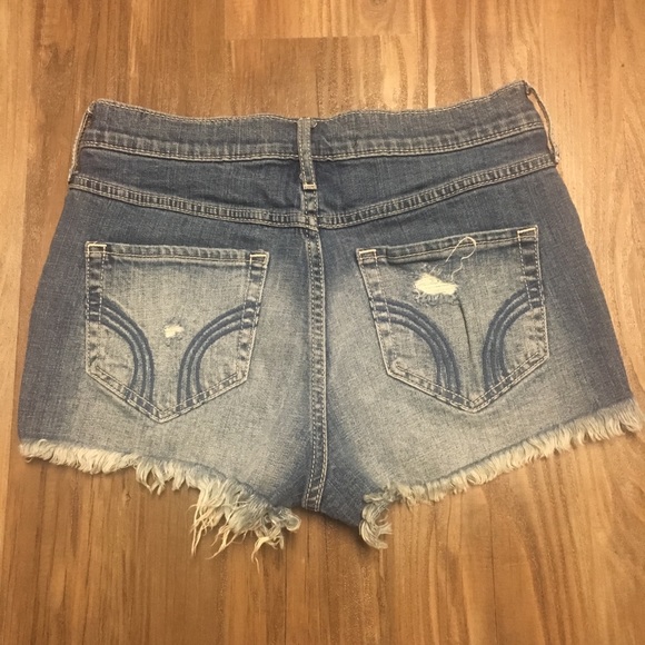 Boho Floral Crop Top & Hollister Short Shorts - Picture 7 of 8